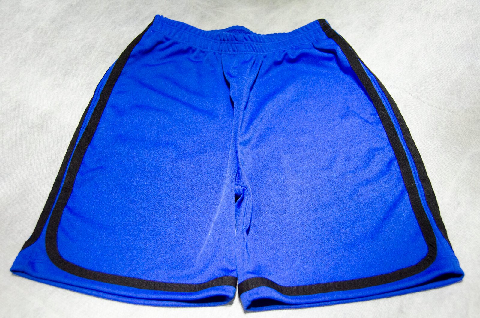Calção bermuda feminina azul royal com listras pretas